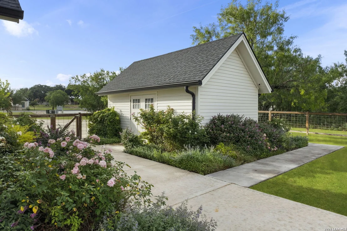 Photo of 807 WADE RD