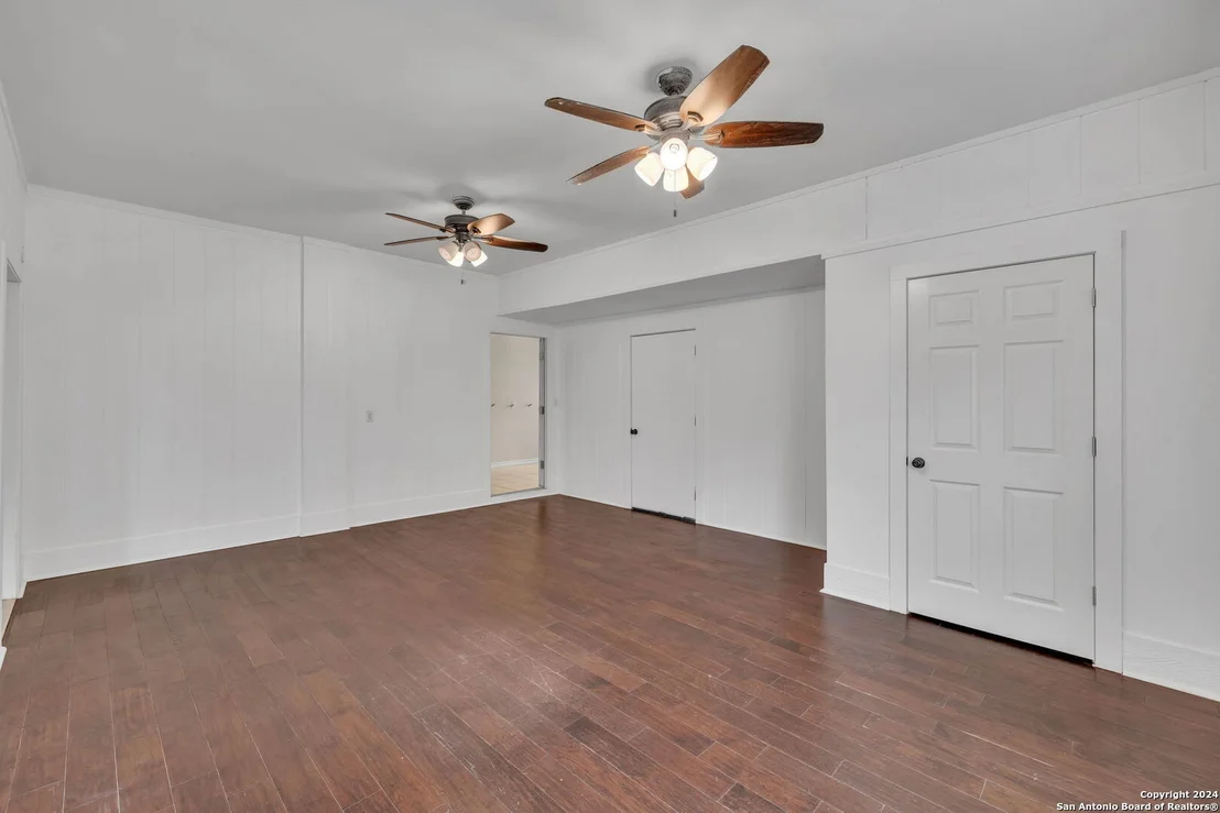 Photo of 162 Whiteley Dr
