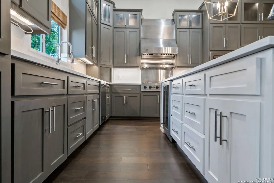 Photo of 8 Benchwood Cir