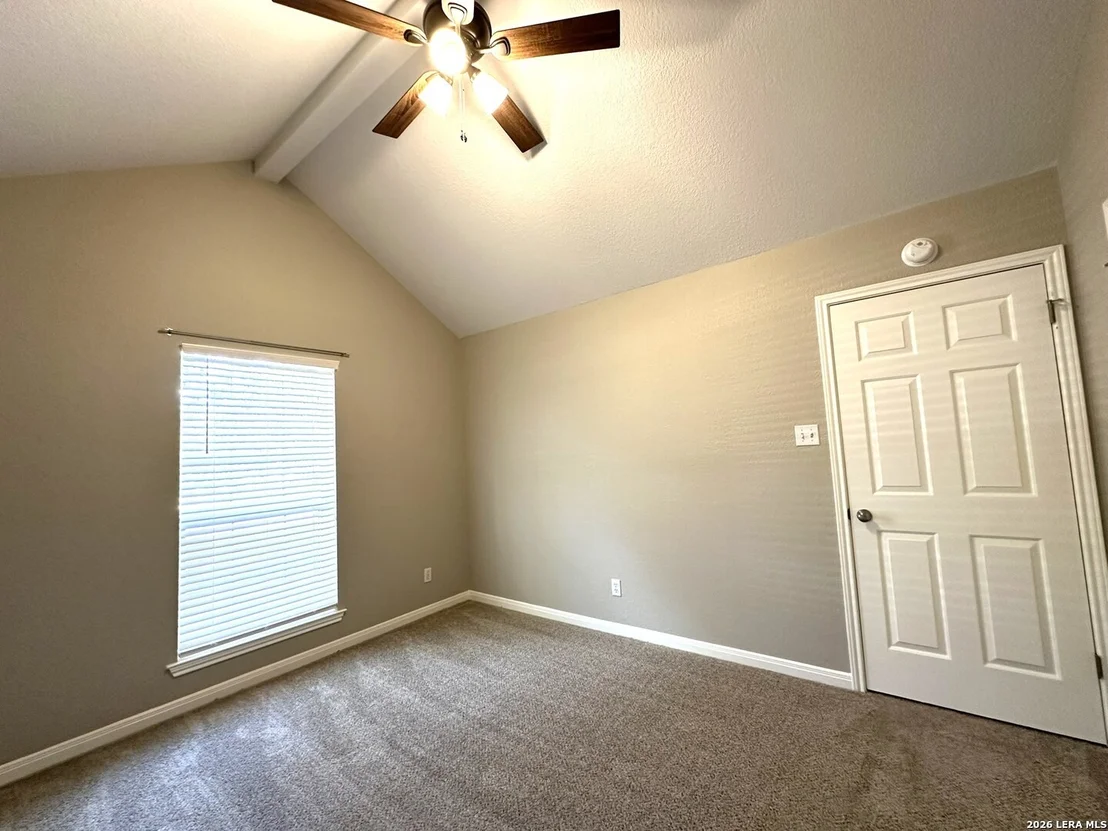 Photo of 909 QUEENS DR