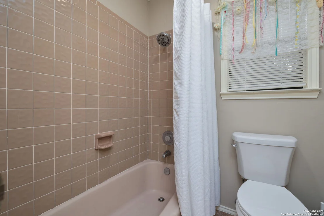 Photo of 9231 Saint Ives