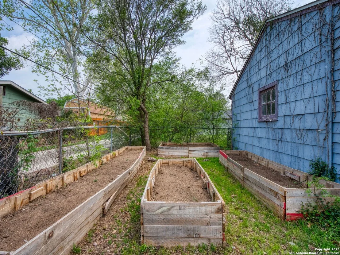 Photo of 329 Irvington