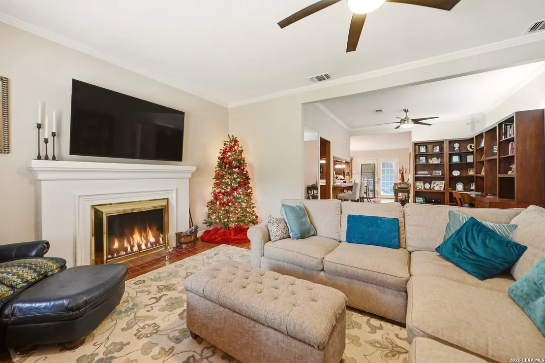 Photo of 237 THORAIN BLVD