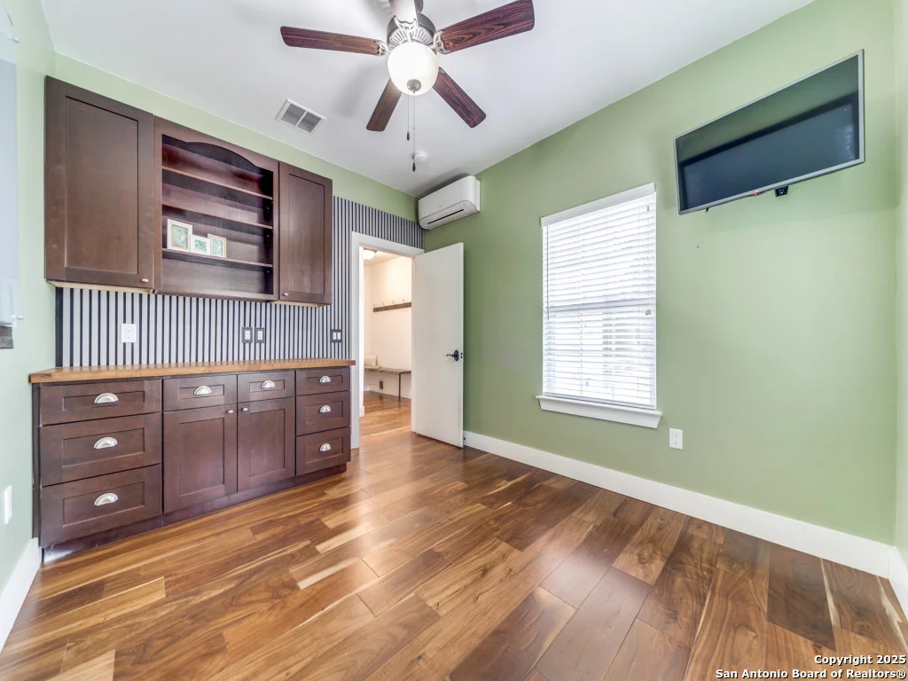 Photo of 2521 Bay Hill