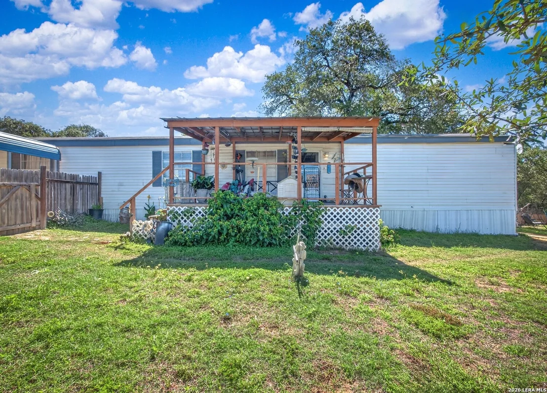 Photo of 953 Forest Oaks Dr