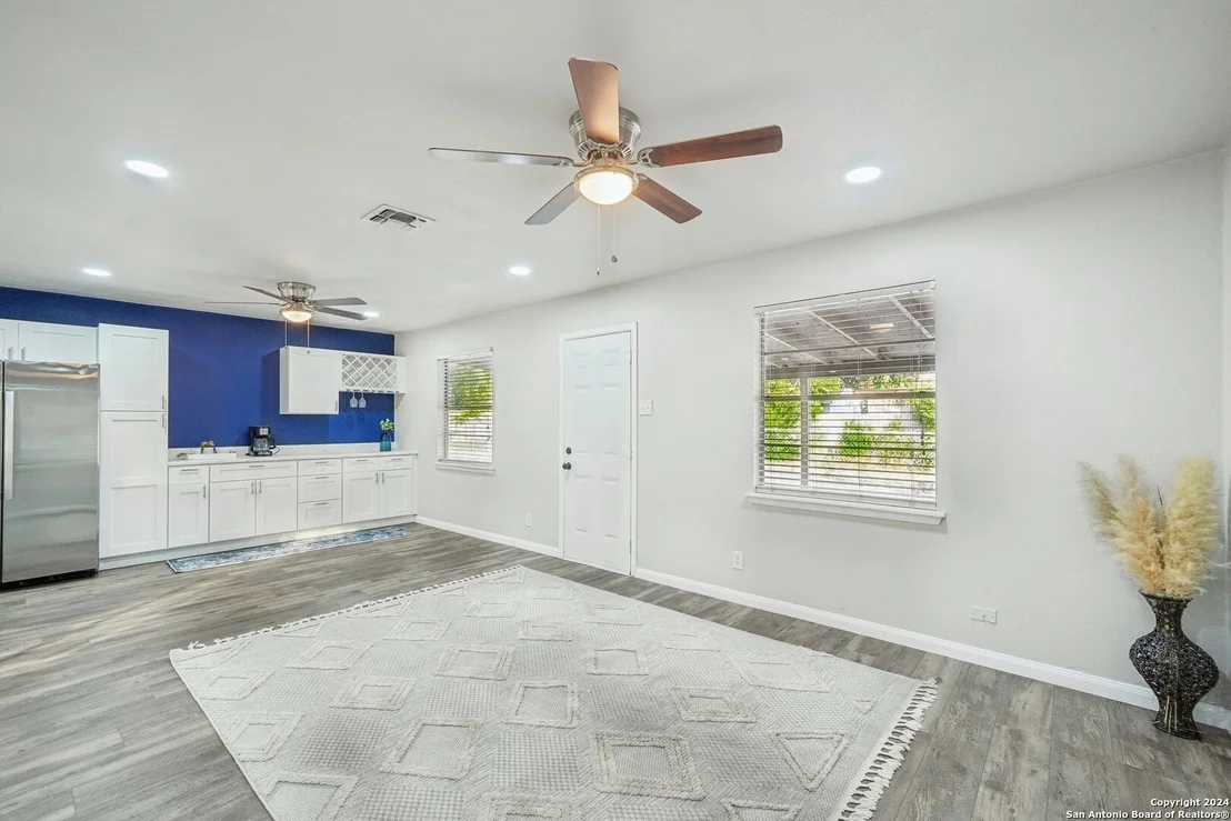 Photo of 717 MAPLE DR