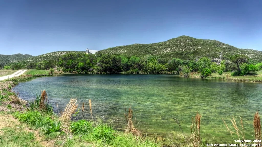 Photo of 560 Pine Mountain