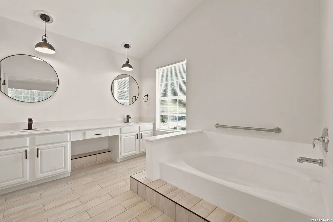 Photo of 333 SUNROSE LN