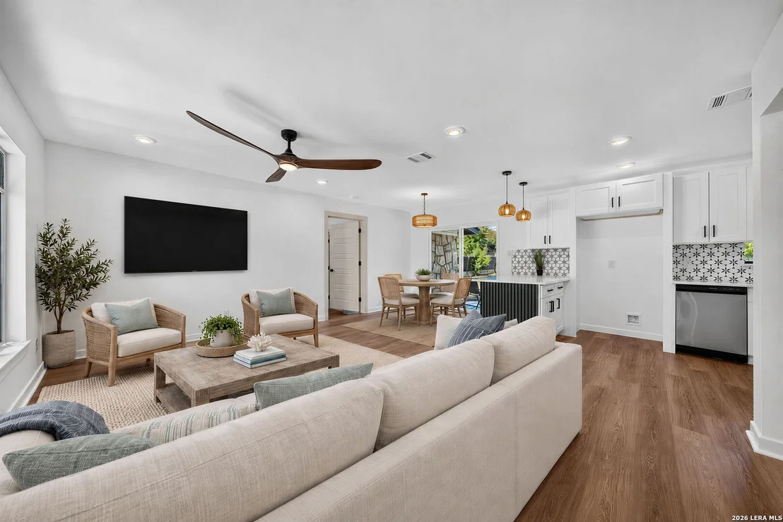 Photo of 359 BARBARA DR
