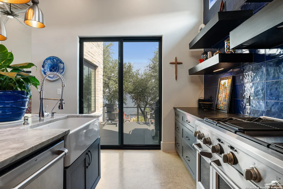 Photo of 106 laguna