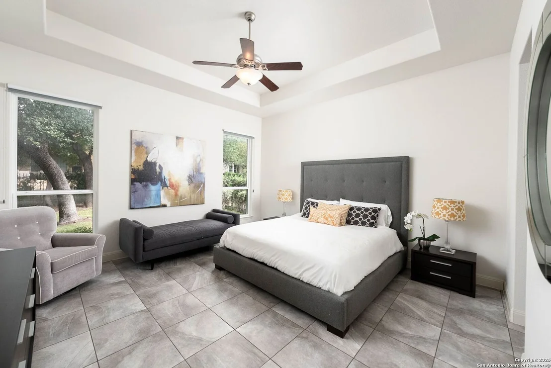 Photo of 6331 granada