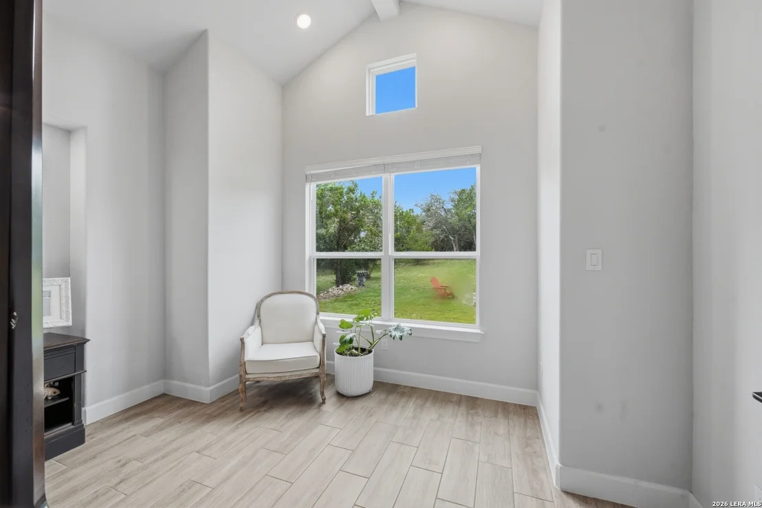 Photo of 212 HIGH POINT CIR