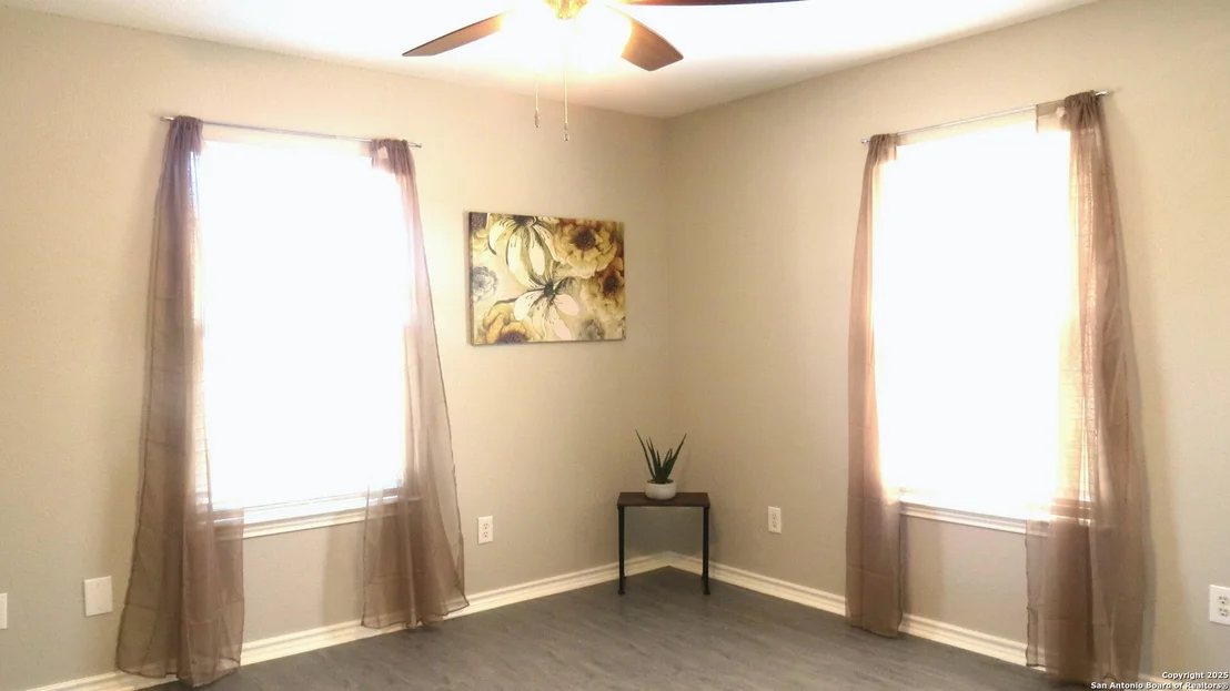 Photo of 303 Windy Knoll