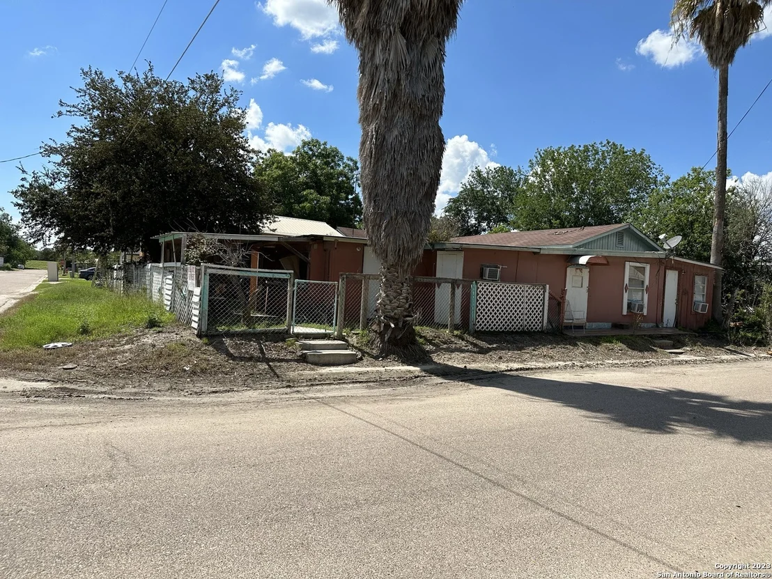 Photo of 401 Calle Hidalgo