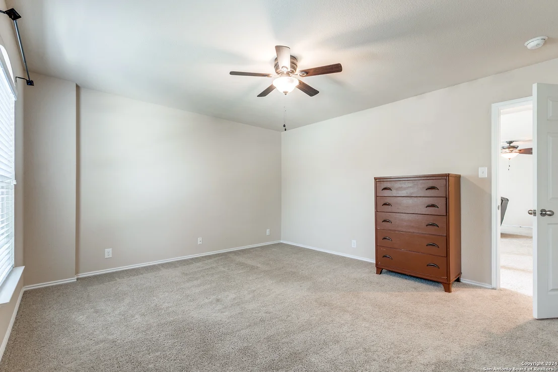Photo of 247 TUFTED CRST