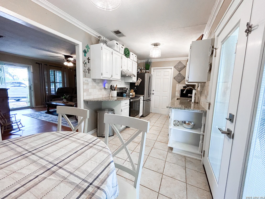 Photo of 802 W Carter