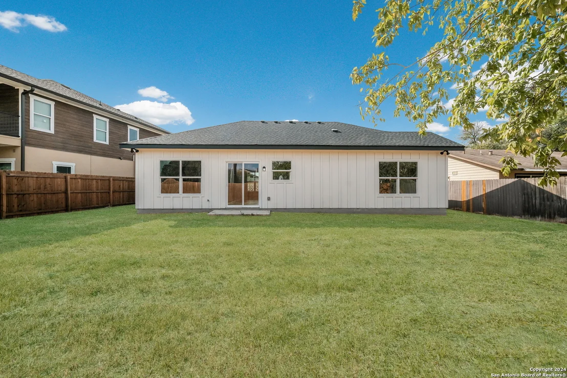 Photo of 738 SAWTOOTH DR