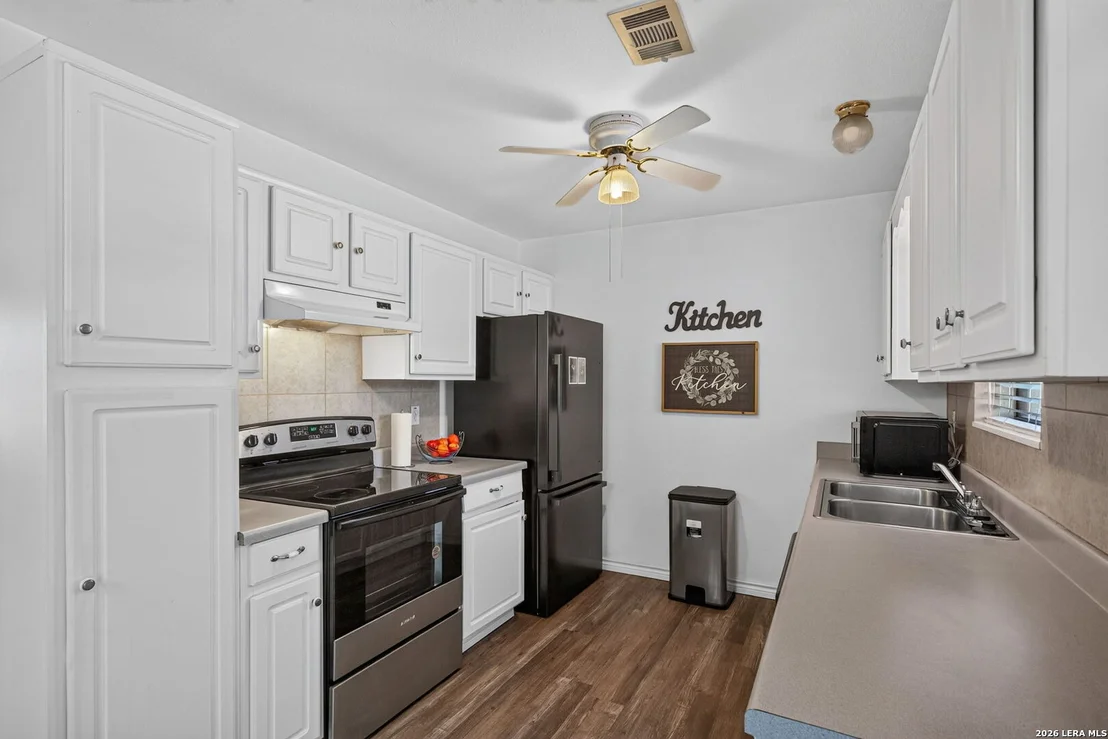 Photo of 325 WENDY LN