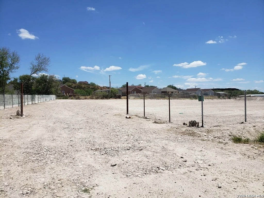 Photo of Unit 2 at 1157 STATE LOOP 480