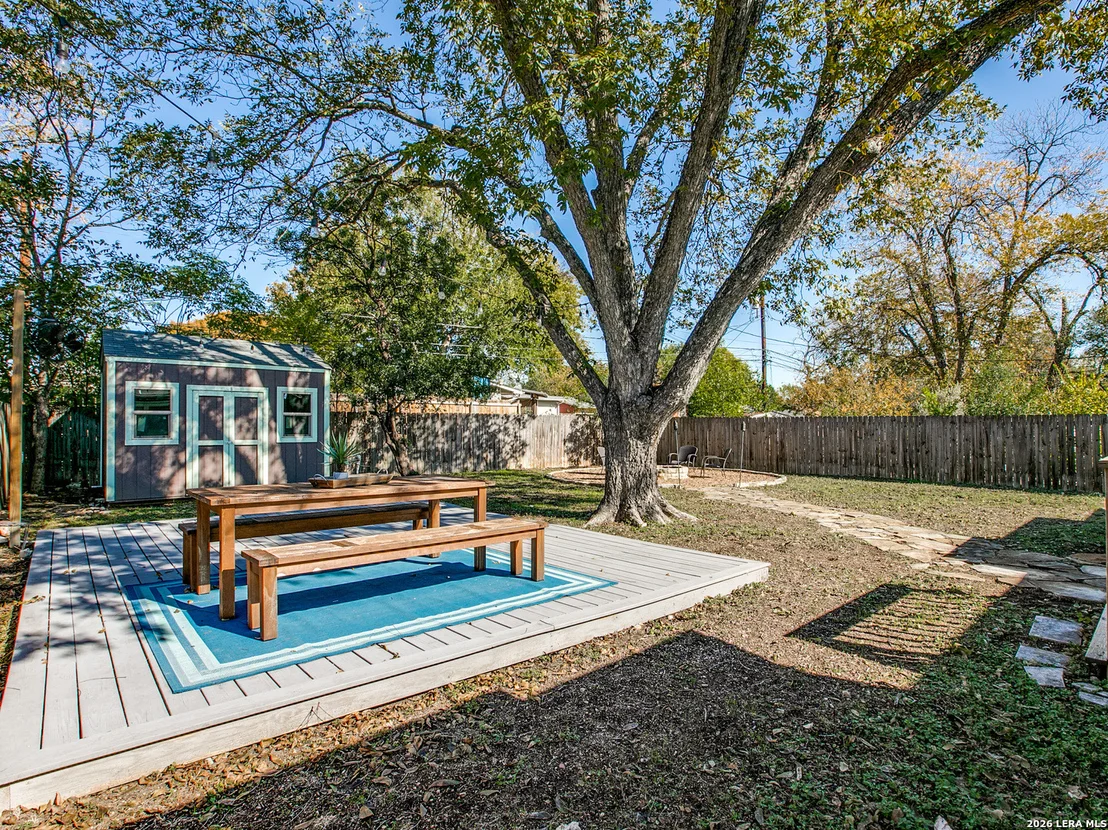 Photo of 411 Devonshire Dr