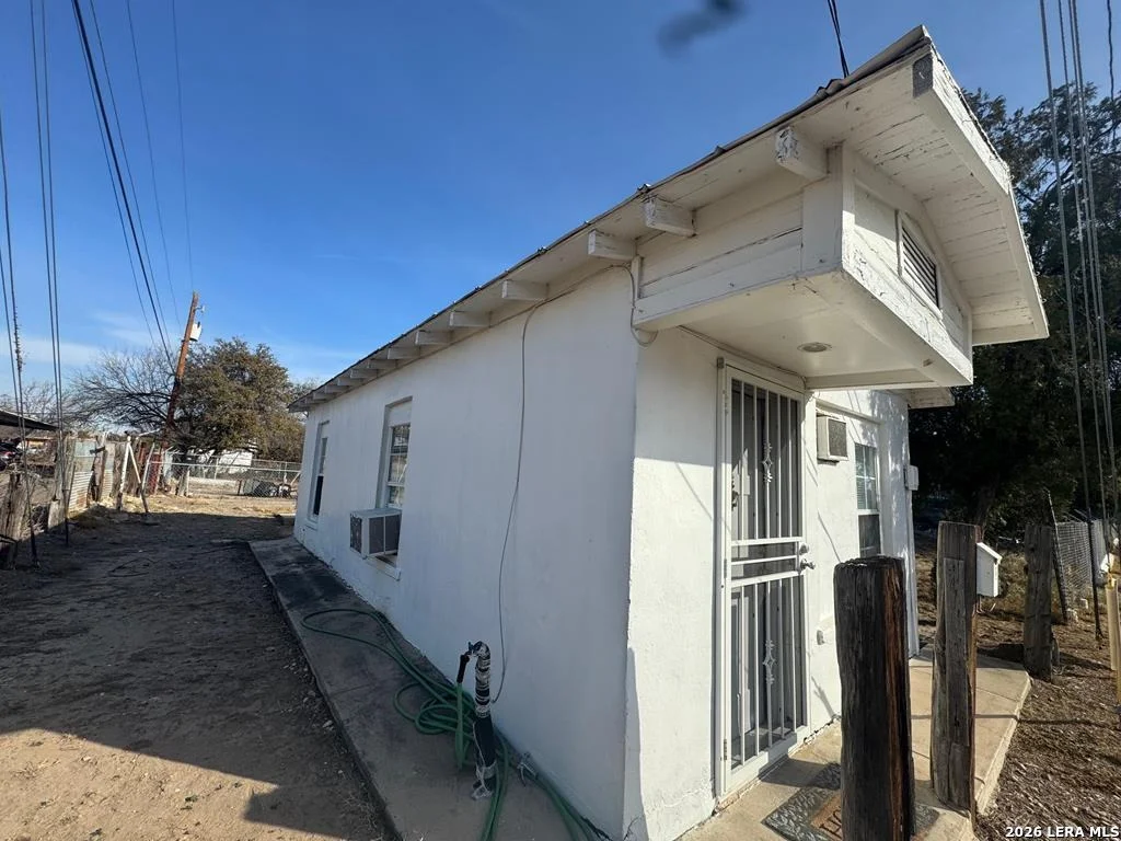 Photo of 1305 Bryan St