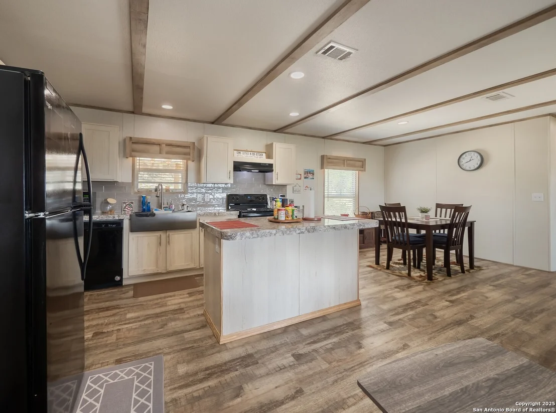 Photo of 385 Ridge Trail