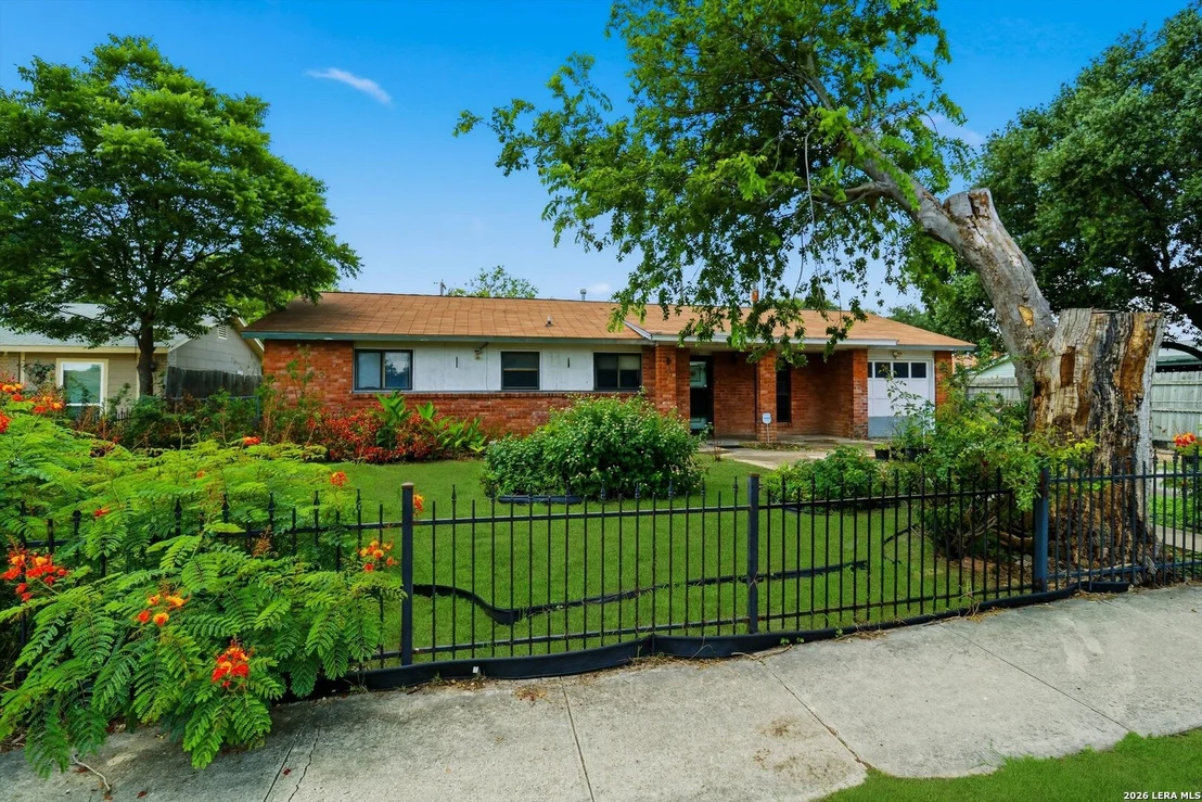 Photo of 4030 Judivan