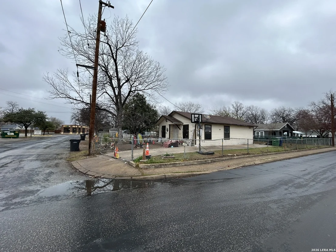 Photo of 114 Elliott