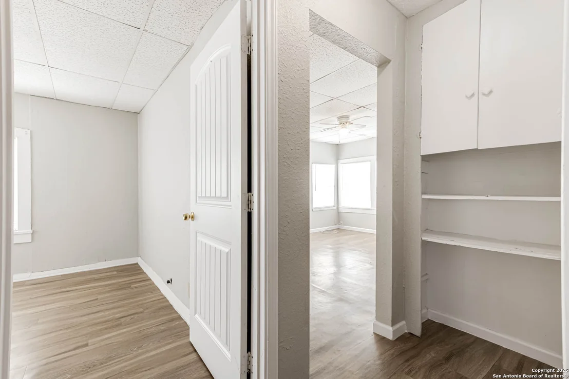 Photo of 835 Grosvenor