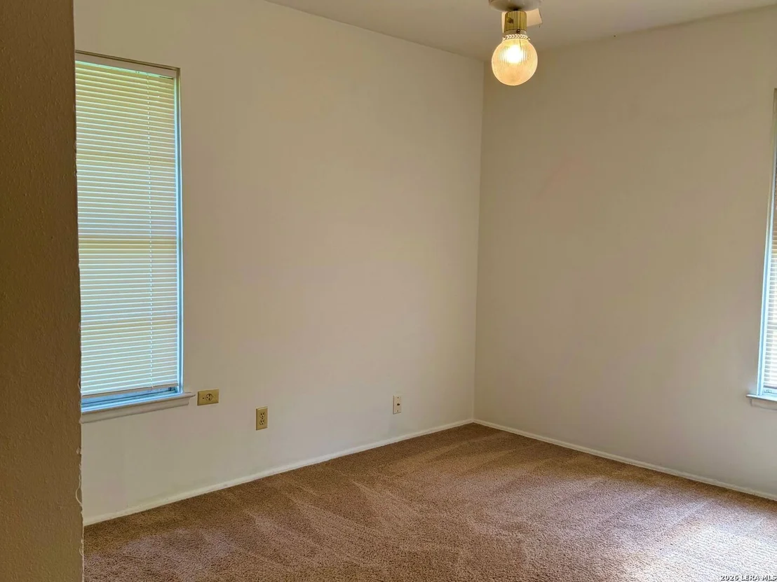 Photo of 2423 Spicewood