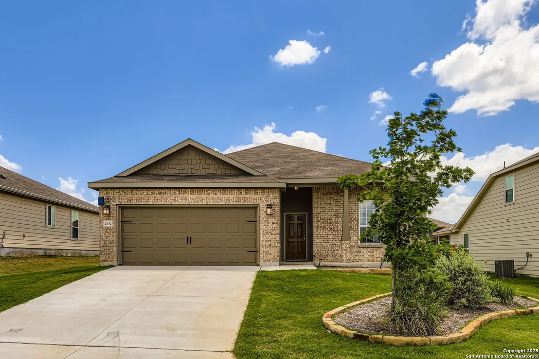Photo of 2832 Klein Way