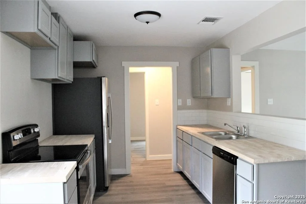 Photo of 1411 Wren Lane
