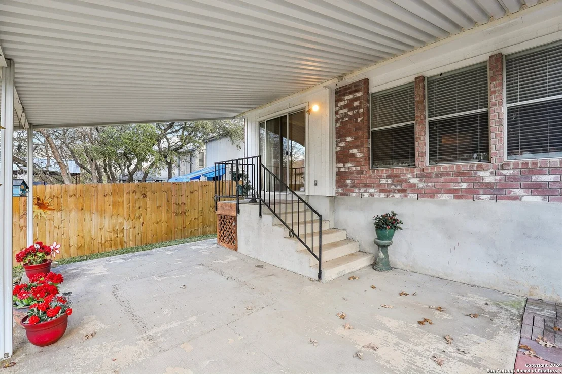 Photo of 9181 RIDGE PATH
