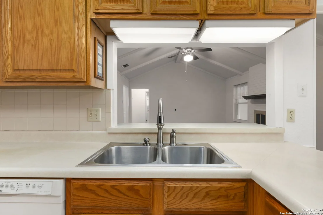 Photo of 5922 Windhaven