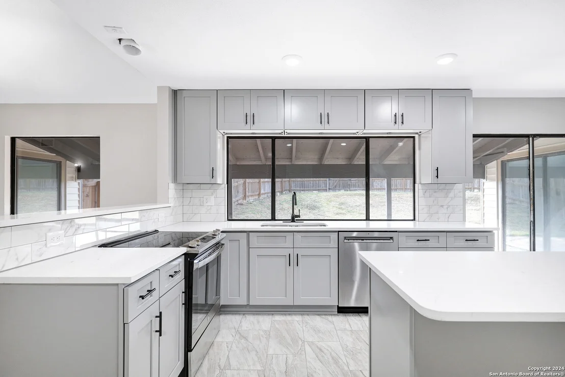 Photo of 10316 ROYAL MEADOWS