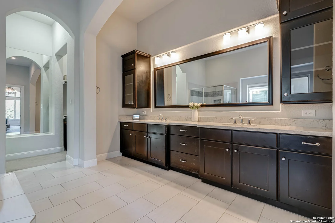 Photo of 17814 HILLSEDGE