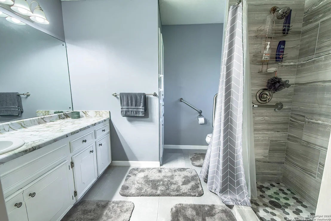 Photo of 1206 Acorn