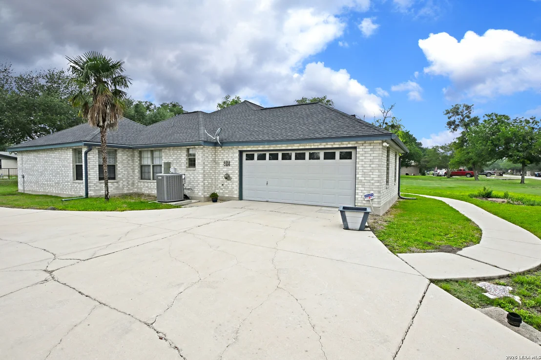 Photo of 125 RED OAK TRL