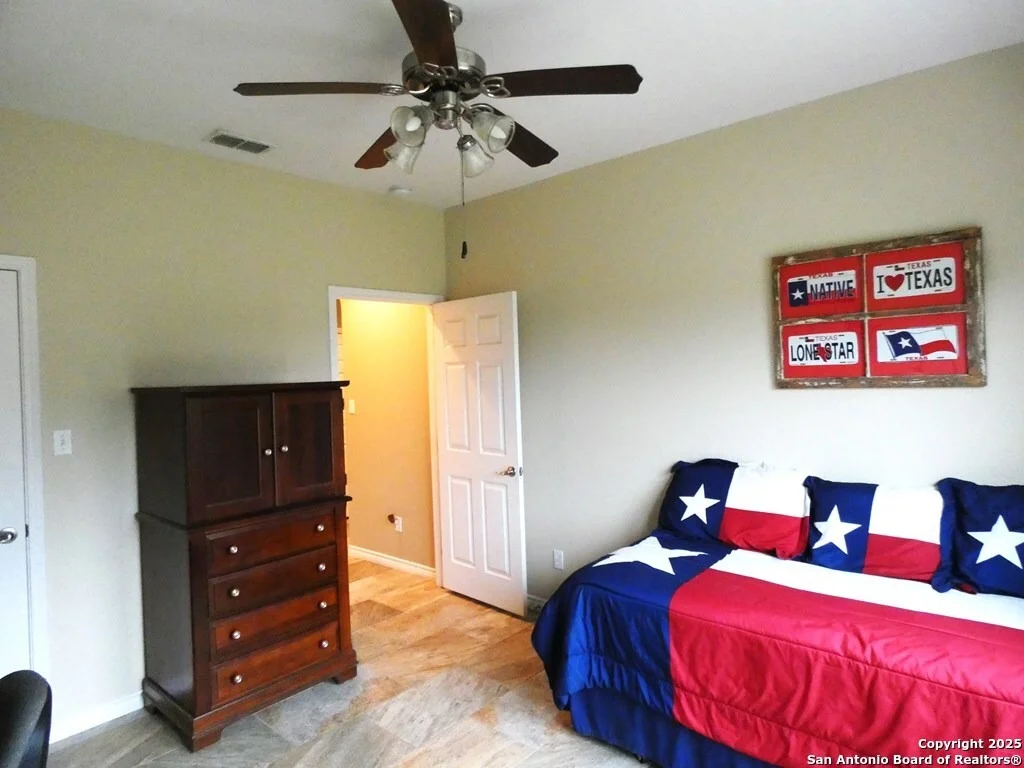 Photo of 283 Live Oak Rd