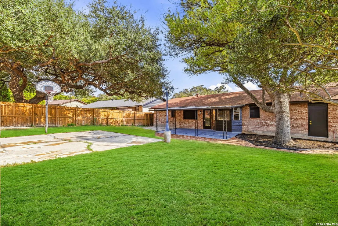 Photo of 6707 FOREST GRV