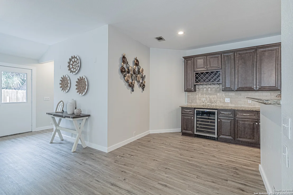 Photo of 5200 Columbia