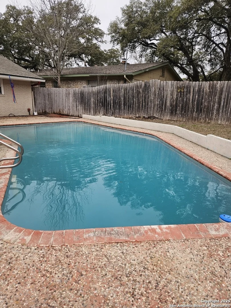 Photo of 405 Kimberly Dr