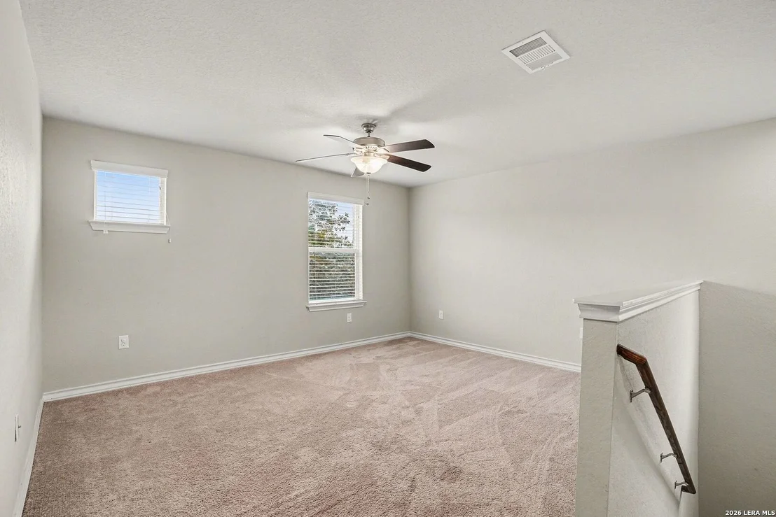 Photo of 8807 White Crown
