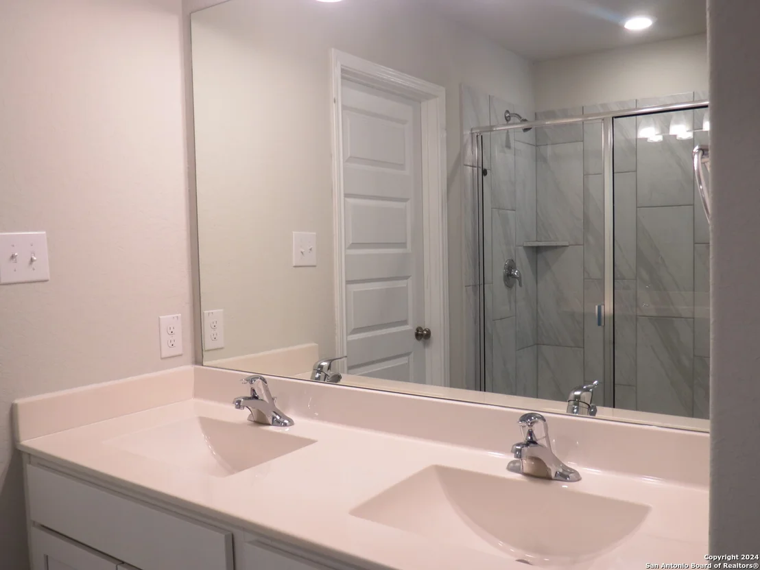 Photo of 2401 AYERS DR