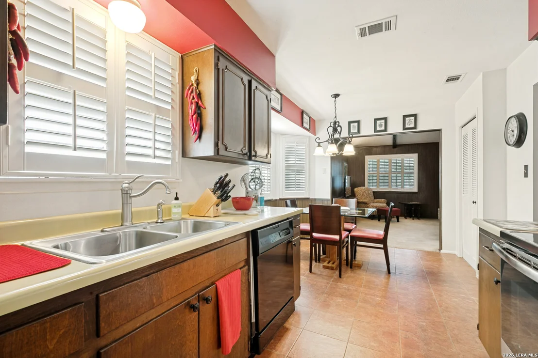 Photo of 5819 DEAN MARTIN ST