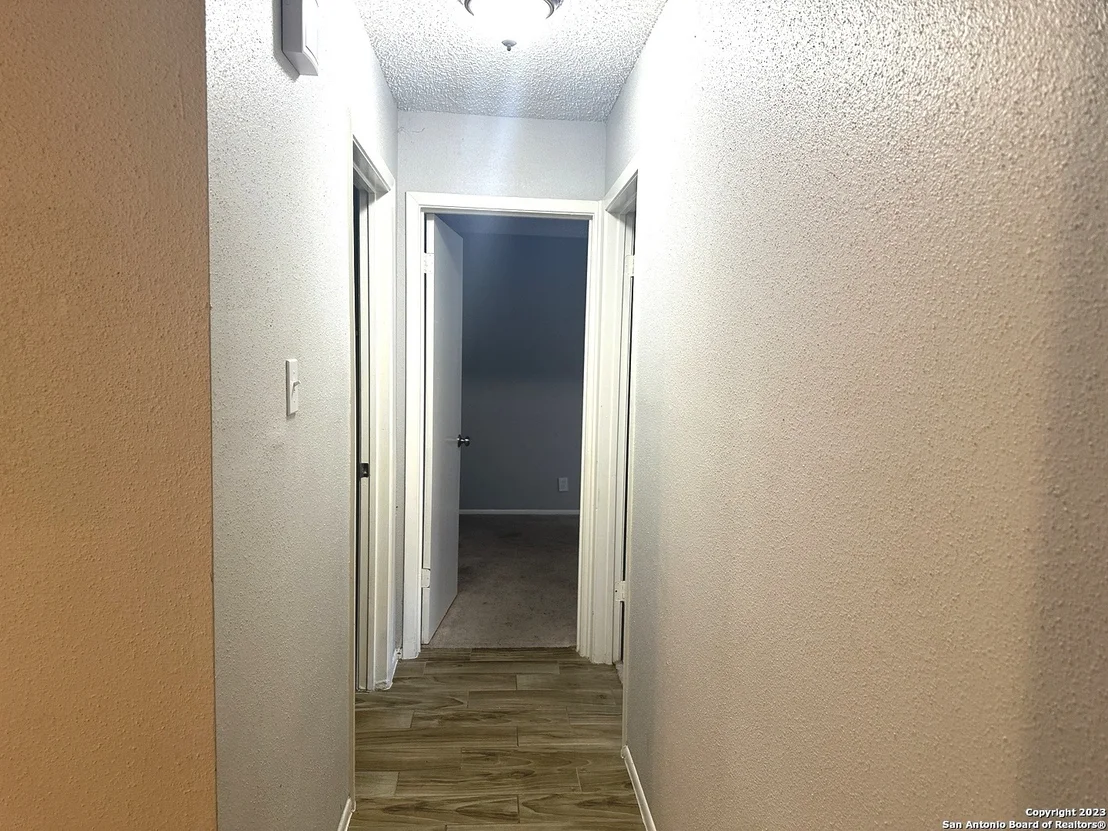 Photo of 10015 Amber Field