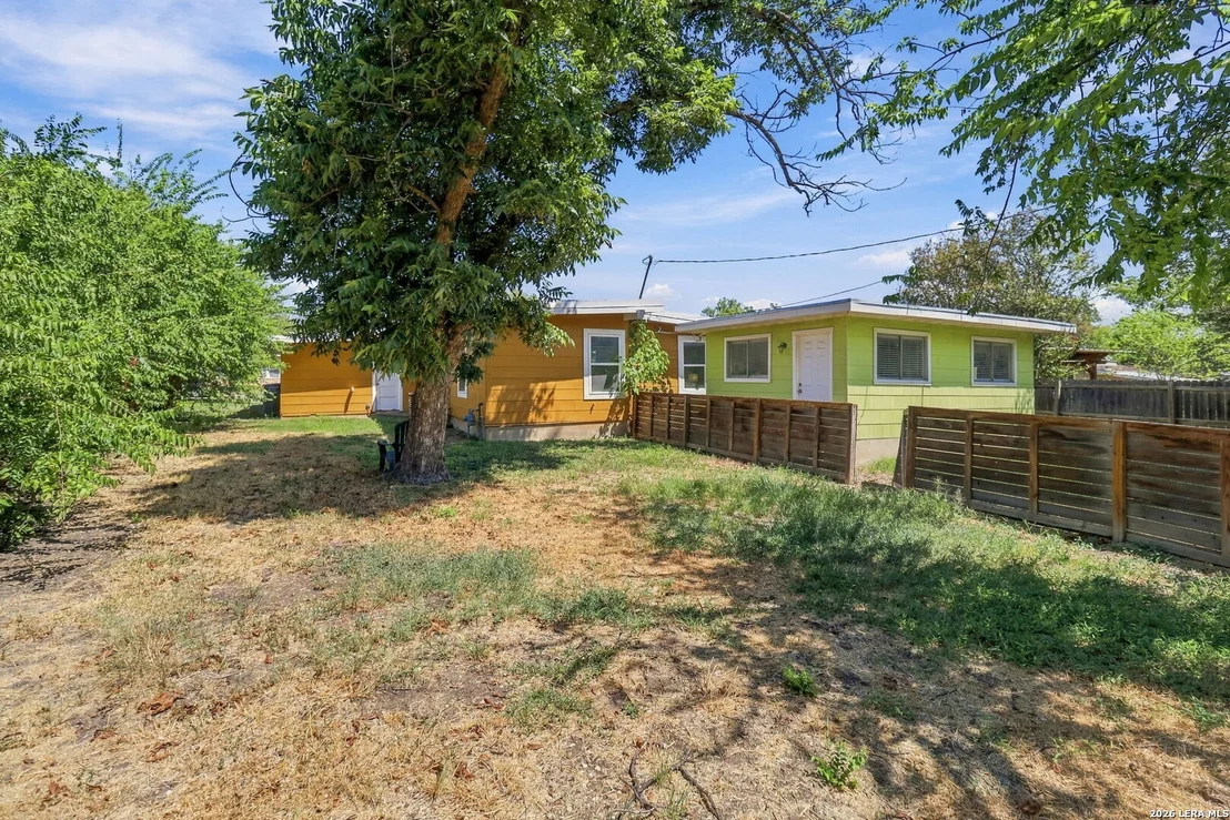Photo of 458 Sharon Dr