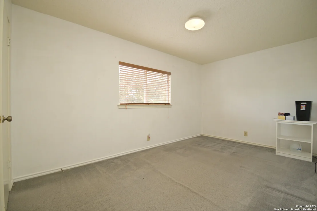 Photo of 7724 Wood Bluff