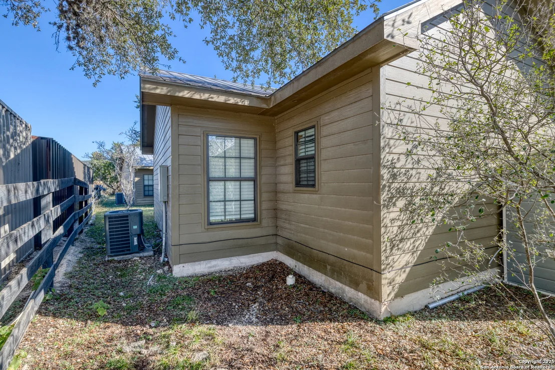 Photo of 1546 CR 348 (RIVER RD)