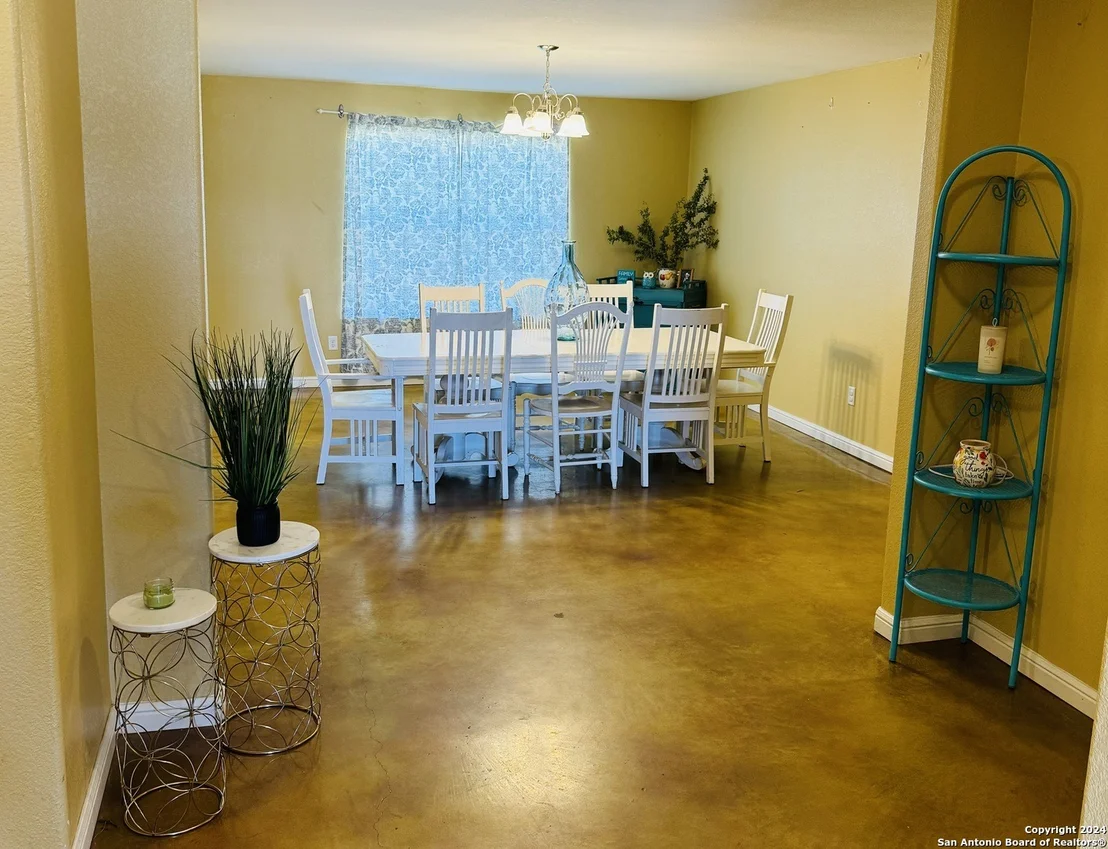 Photo of 8546 Real Rd